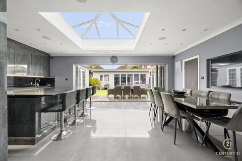undefined, Fern Lane, HOUNSLOW TW5