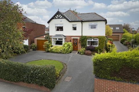 4 bedroom detached house for sale, Queens Drive, Ossett WF5