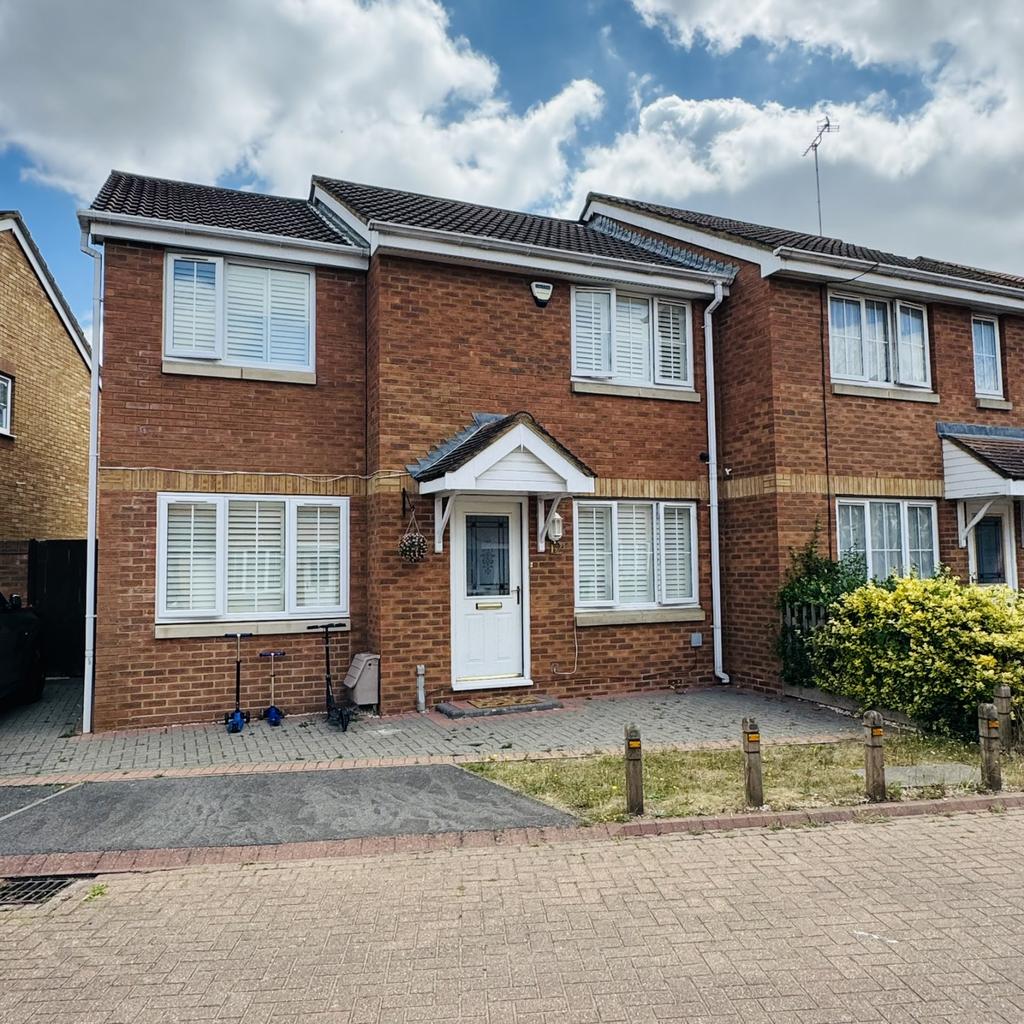 Three-bedroom  semi-detached house for sale, Form