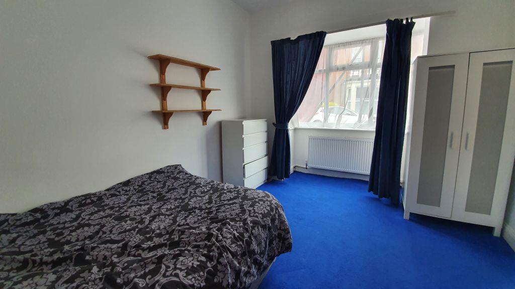 Bedroom 1.jpg