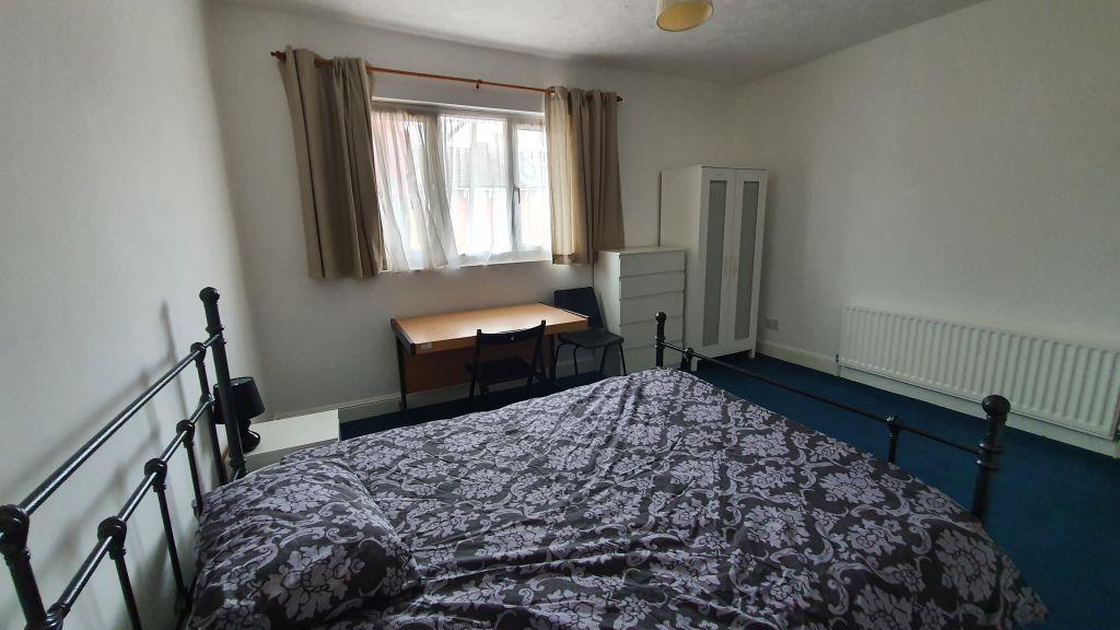 Bedroom picture 2.jpg