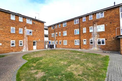 2 bedroom flat for sale, Edenbridge Drive, Sheerness ME12