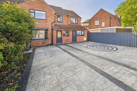 5 bedroom semi-detached house to rent, Cornlands Road, York, YO24