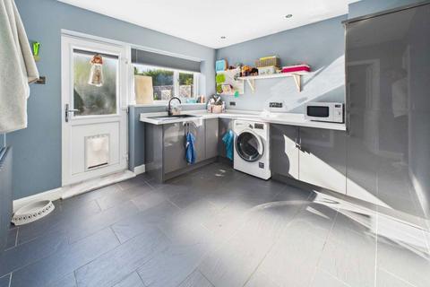 5 bedroom semi-detached house to rent, Cornlands Road, York, YO24