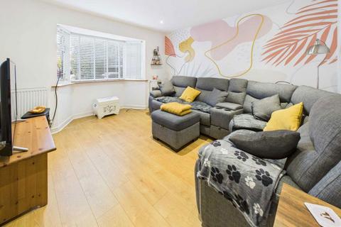 5 bedroom semi-detached house to rent, Cornlands Road, York, YO24