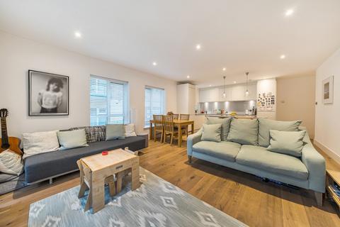 2 bedroom apartment for sale, Millennium Square, London