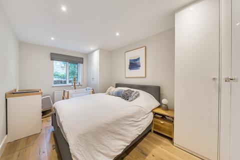 2 bedroom apartment for sale, Millennium Square, London