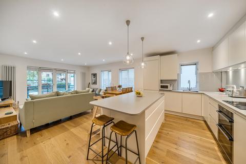 2 bedroom apartment for sale, Millennium Square, London
