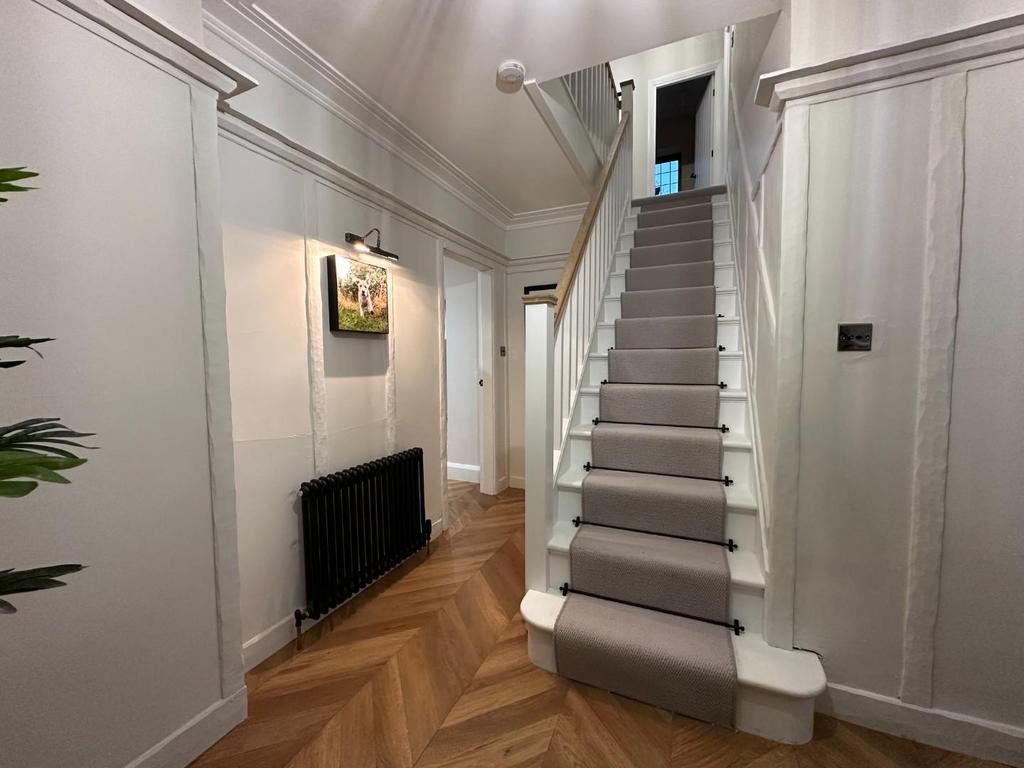 LL Hallway 01.jpg