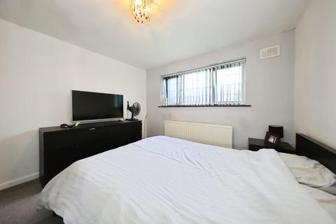 4 Jenks Road, Wombourne, Wolverhampton, WV5 0BL