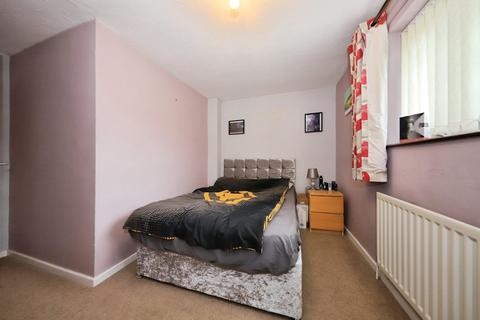 4 Jenks Road, Wombourne, Wolverhampton, WV5 0BL