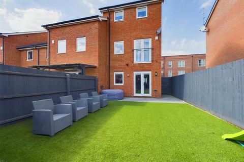 undefined, Edge Street, Aylesbury HP19