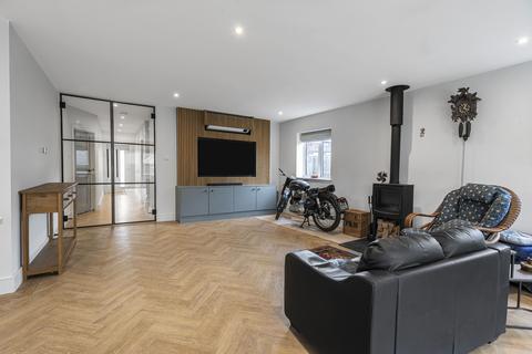 66 Stag Leys, Ashtead, KT21 2TQ
