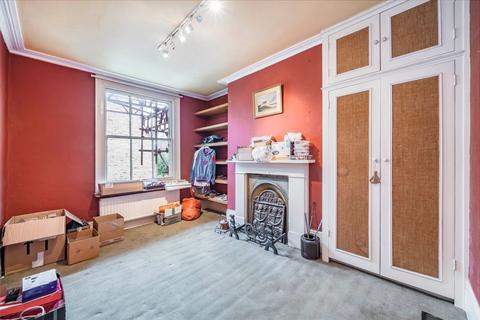 3 bedroom flat for sale, Moore Park Road, London SW6