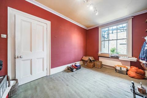 3 bedroom flat for sale, Moore Park Road, London SW6