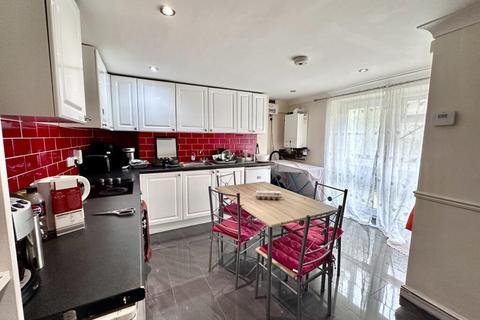 undefined, 4 Radnor Street