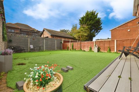3 bedroom semi-detached house for sale, Roslyn Crescent, Hedon HU12