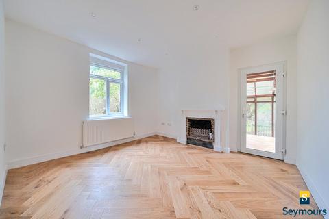 3 bedroom end of terrace house for sale, Juniper Terrace, Shalford GU4