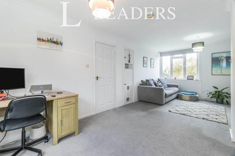 2 bedroom flat to rent, Berkeley Court, Weybridge, KT13