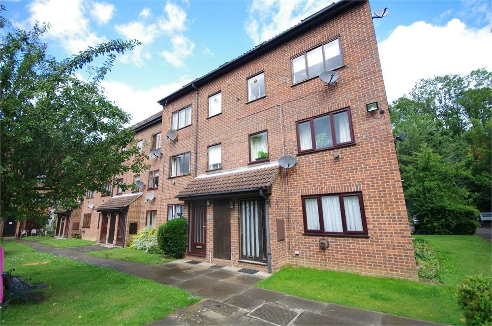 Gade Avenue, WATFORD, Hertfordshire 1 bed flat £169,995