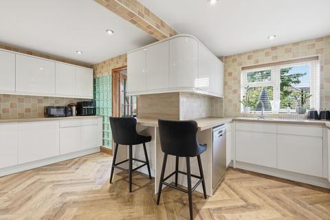4 bedroom terraced house for sale, The Upway, Basildon, Essex, SS14