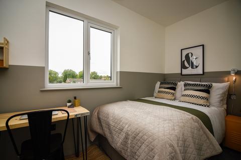 6 bedroom end of terrace house to rent, Cycle Road, Nottingham NG7