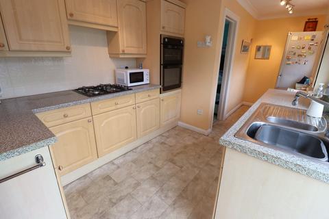 8 Abbey Close, Hullbridge, Hockley, SS5 6DL