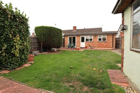 8 Abbey Close, Hullbridge, Hockley, SS5 6DL