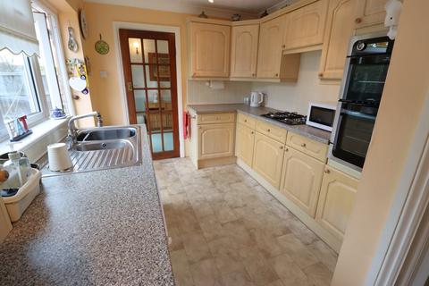 8 Abbey Close, Hullbridge, Hockley, SS5 6DL