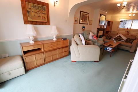 8 Abbey Close, Hullbridge, Hockley, SS5 6DL