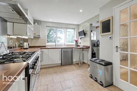 18 Newark Close, Ipswich, IP2 9TS