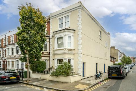 2 bedroom apartment to rent, Tregothnan Road, London, SW9