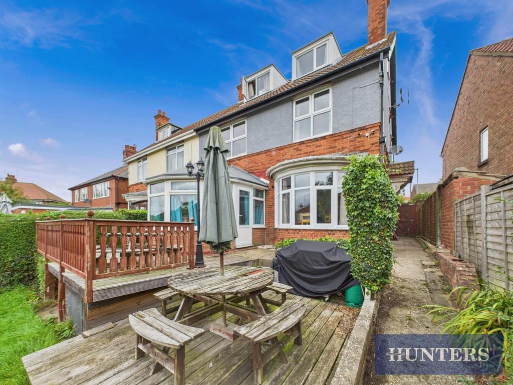 CAM05333 G0-PR0276-STILL024.jpg