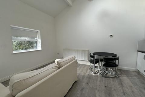 undefined, Didsbury M20