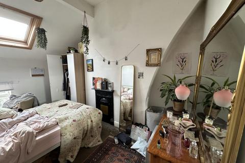 8 bedroom semi-detached house to rent, Fallowfield M14