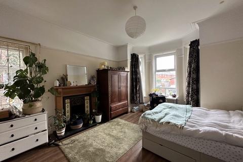 7 bedroom semi-detached house to rent, Withington M20