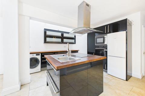 undefined, Queens Road, London