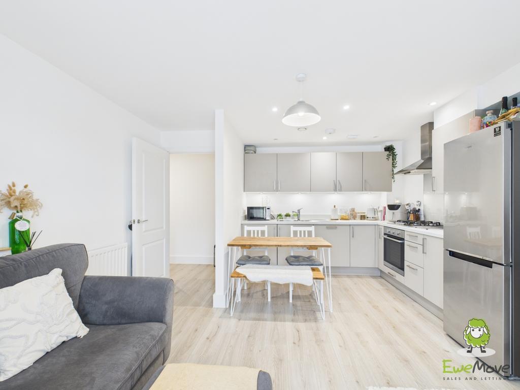 Ewe Move Estate Agents Basingstoke - Coliseum Court