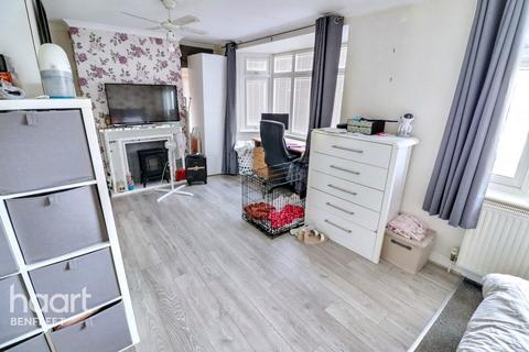 4 bedroom semi-detached bungalow for sale, The Avenue, Benfleet