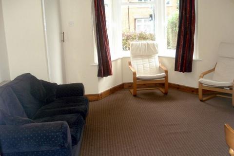 3 bedroom house to rent, 5 Poole Cresent, B17 0PE