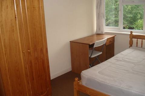 3 bedroom house to rent, 5 Poole Cresent, B17 0PE