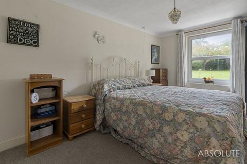 1 bedroom ground floor flat for sale, Higher Erith Road, Glenside Court Higher Erith Road, TQ1