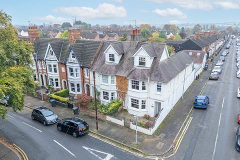 4 bedroom semi-detached house for sale, Park View, Kettering NN16