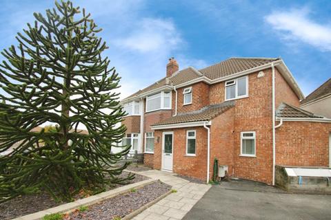4 bedroom semi-detached house to rent, Headley Park Avenue, Bristol BS13