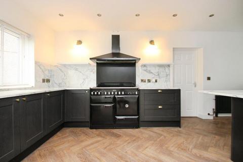 4 bedroom semi-detached house to rent, Headley Park Avenue, Bristol BS13