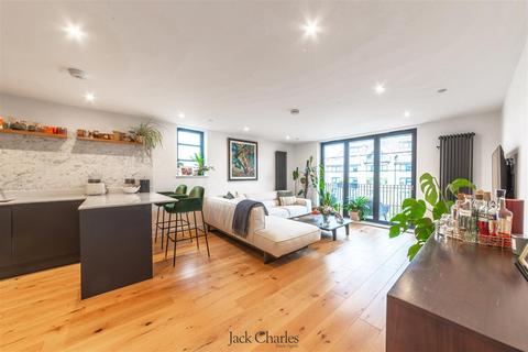 undefined, Lyons Crescent