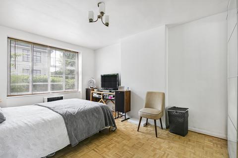 1 bedroom flat for sale, St Ivian Court, Colney Hatch Lane, Muswell Hill, London N10 1EL