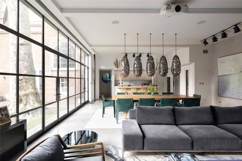 undefined, Caroline Close, London, W2