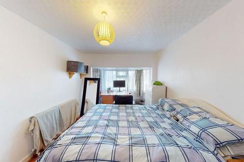 3 bedroom house to rent, 6 Goss Croft, B29 6NN