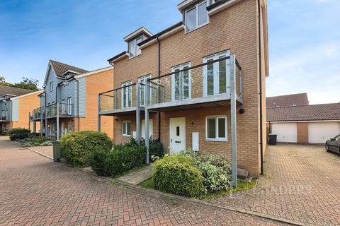4 bedroom semi-detached house to rent, Willowcroft Way, Cringleford, NR4
